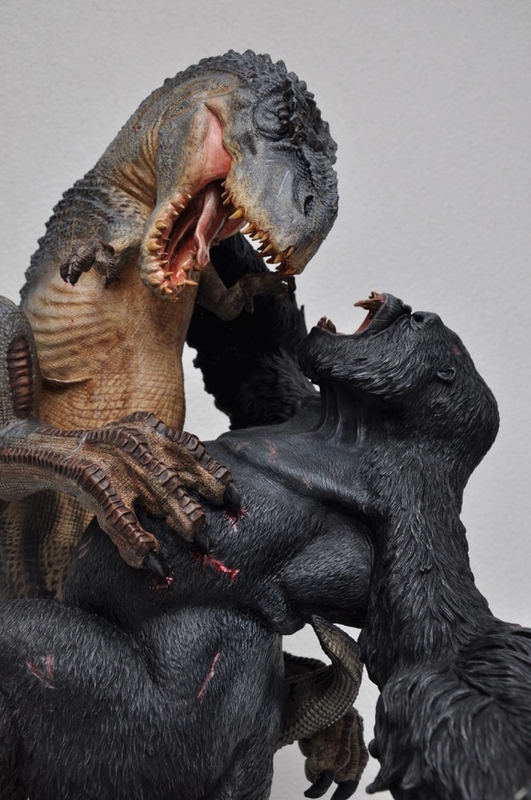 Kong vs T.Rex.