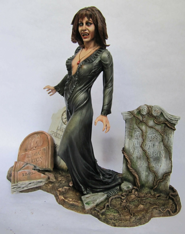 Ingrid Pitt 1/6.