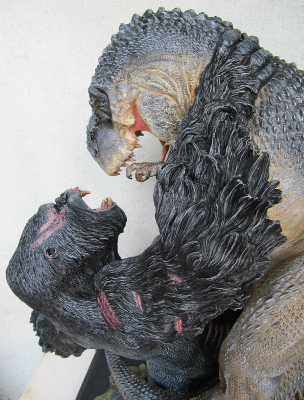 Kong vs T.Rex.