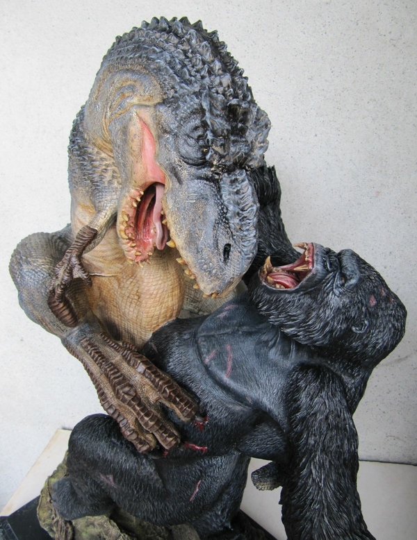 Kong vs T.Rex.